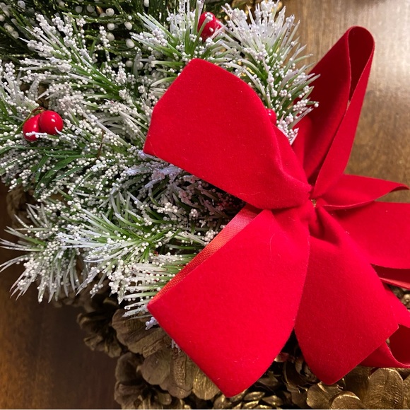 Handmade Pinecone Winter Reindeer Wreath - Picture 5 of 7